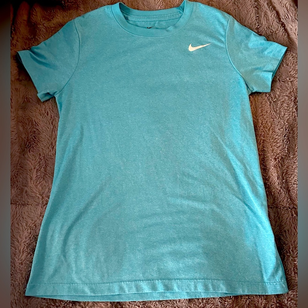 Nike Women’s small Blue short sleeve tee shirt